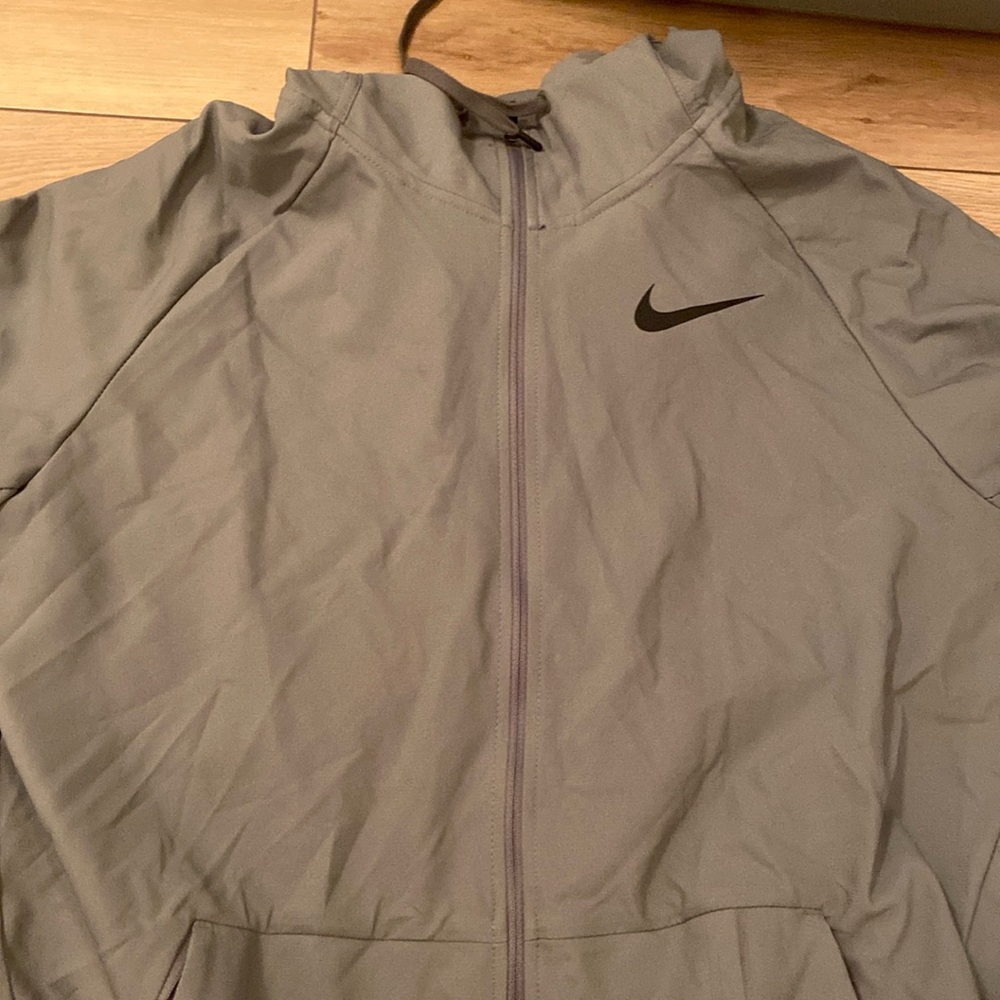 Standard fit mens large thin nike zip up hoodie adult large